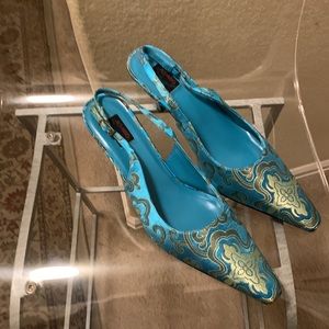 BUNDLE AND SAVE…Sling back pump with teal and gold tapestry. BEAUTIFUL shoe